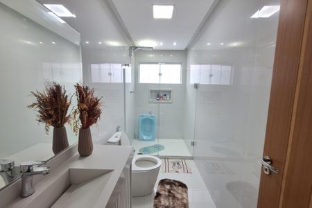 Banheiro de casa para alugar com 2 quartos, 110m² em Jardim Primavera, Duque de Caxias