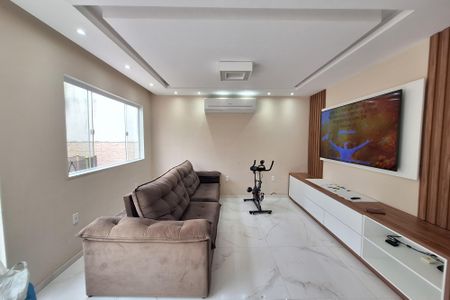 Sala de casa para alugar com 2 quartos, 110m² em Jardim Primavera, Duque de Caxias