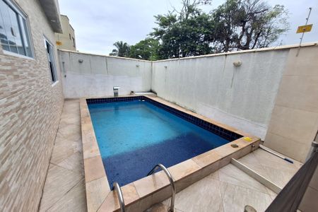 Casa para alugar com 110m², 2 quartos e 4 vagasÁrea comum - Piscina