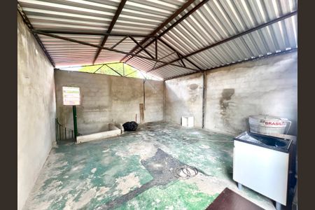 Casa para alugar com 38m², 1 quarto e sem vaga