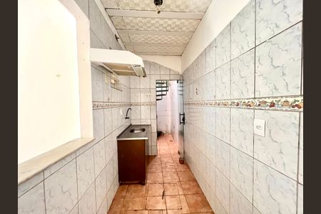Casa para alugar com 38m², 1 quarto e sem vaga