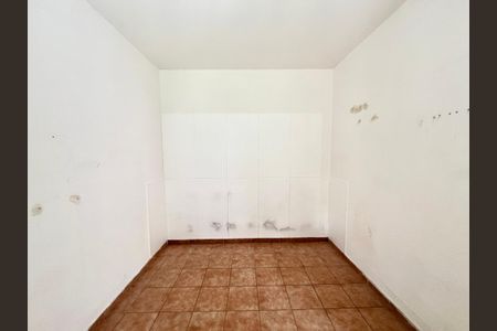 Casa para alugar com 38m², 1 quarto e sem vaga