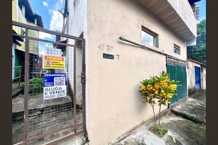 Casa para alugar com 38m², 1 quarto e sem vaga