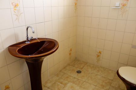 Casa à venda com 161m², 3 quartos e 2 vagasBanheiro