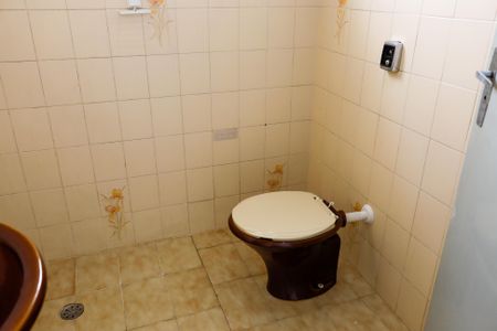 Casa à venda com 161m², 3 quartos e 2 vagasBanheiro