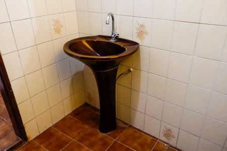 Casa à venda com 161m², 3 quartos e 2 vagasBanheiro 2