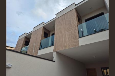 Casa à venda com 110m², 3 quartos e 2 vagas Casa à venda com 110m², 3 quartos e 2 vagasFoto 01