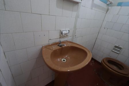 Casa para alugar com 60m², 2 quartos e 2 vagasBanheiro