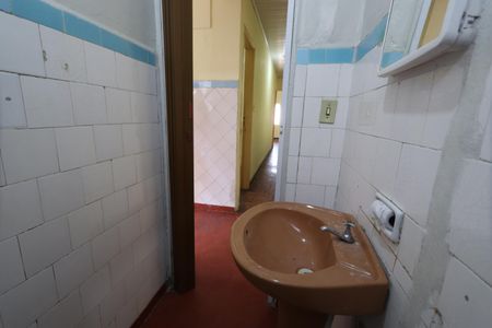 Casa para alugar com 60m², 2 quartos e 2 vagasBanheiro