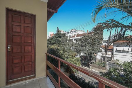 Varanda de casa para alugar com 4 quartos, 360m² em Petrópolis, Porto Alegre