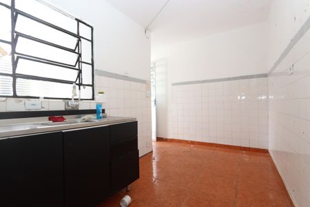 Cozinha de casa para alugar com 1 quarto, 32m² em Jardim Clementino, Taboão da Serra