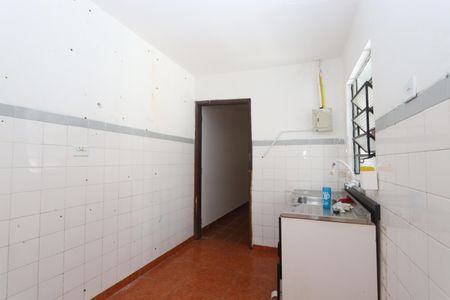 Cozinha de casa para alugar com 1 quarto, 32m² em Jardim Clementino, Taboão da Serra