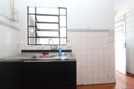 Cozinha de casa para alugar com 1 quarto, 32m² em Jardim Clementino, Taboão da Serra