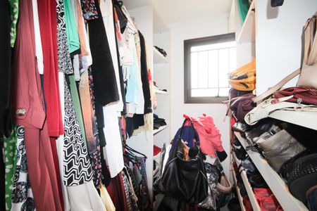 Apartamento à venda com 116m², 3 quartos e 3 vagasCloset da suíte 1