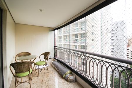 Apartamento à venda com 116m², 3 quartos e 3 vagasVaranda