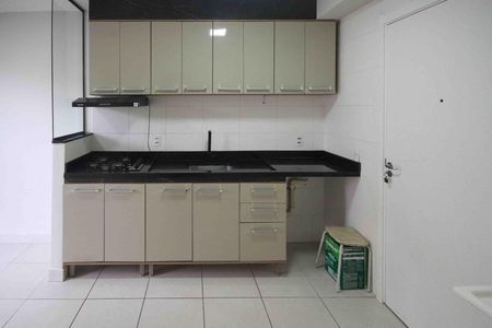 Cozinha de apartamento para alugar com 2 quartos, 45m² em Vila Ema, São Paulo