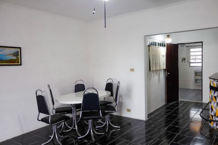 Casa para alugar com 70m², 2 quartos e 2 vagassala