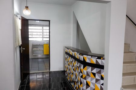 Casa para alugar com 70m², 2 quartos e 2 vagassala