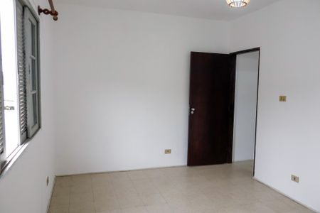 Casa para alugar com 70m², 2 quartos e 2 vagasQuarto 1