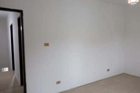 Casa para alugar com 70m², 2 quartos e 2 vagasQuarto 1