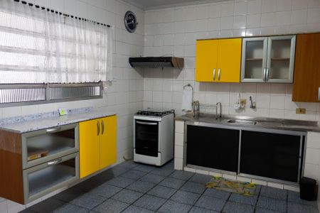 Casa para alugar com 70m², 2 quartos e 2 vagasCozinha