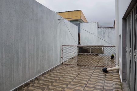 Casa para alugar com 70m², 2 quartos e 2 vagasQuintal