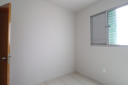 Quarto 2 de apartamento para alugar com 2 quartos, 49m² em Chácaras Panorama, Uberlândia
