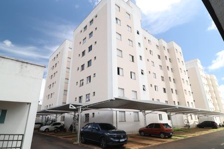 Apartamento para alugar com 49m², 2 quartos e 1 vagaFachada