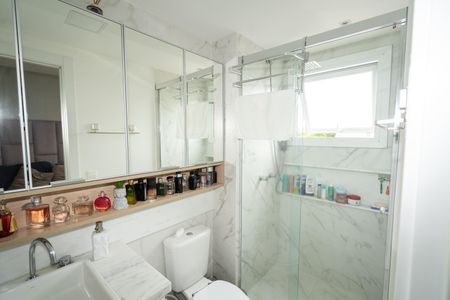 Apartamento à venda com 66m², 2 quartos e 1 vaga Apartamento à venda com 66m², 2 quartos e 1 vagaBanheiro da Suíte