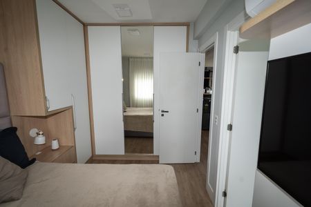 Suíte de apartamento à venda com 2 quartos, 66m² em Jardim Lindóia, Porto Alegre