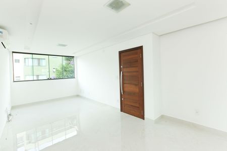 Apartamento à venda com 3 quartos, 85m² em Araguaia, Belo Horizonte