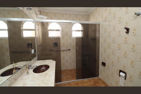 Casa para alugar com 154m², 3 quartos e 2 vagas Casa para alugar com 154m², 3 quartos e 2 vagasBanheiro da Suíte