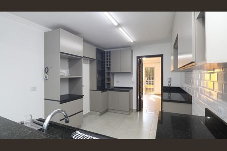 Casa para alugar com 154m², 3 quartos e 2 vagas Casa para alugar com 154m², 3 quartos e 2 vagasCozinha - Armários