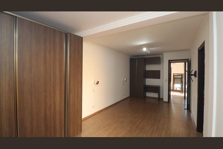 Casa para alugar com 154m², 3 quartos e 2 vagas Casa para alugar com 154m², 3 quartos e 2 vagasSuíte
