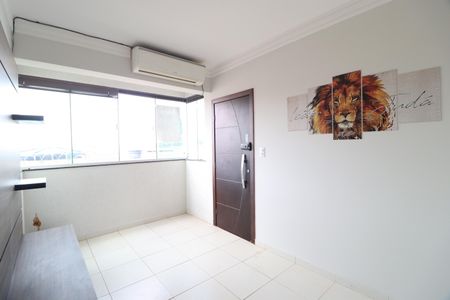 Sala de apartamento para alugar com 2 quartos, 54m² em Segismundo Pereira, Uberlândia
