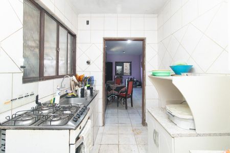 Casa à venda com 1050m², 3 quartos e 1 vaga Casa à venda com 1050m², 3 quartos e 1 vagaCozinha
