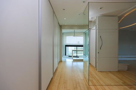 Apartamento para alugar com 243m², 3 quartos e 4 vagas