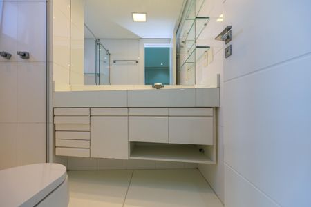 Apartamento para alugar com 243m², 3 quartos e 4 vagas