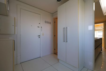 Apartamento para alugar com 243m², 3 quartos e 4 vagas