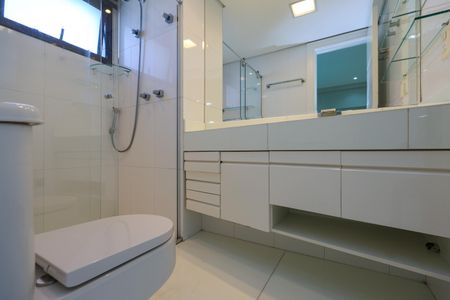 Apartamento para alugar com 243m², 3 quartos e 4 vagas