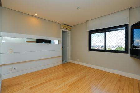 Apartamento para alugar com 243m², 3 quartos e 4 vagas