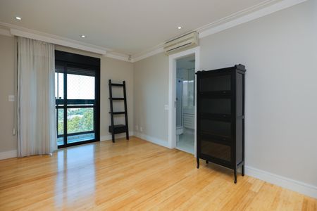 Apartamento para alugar com 243m², 3 quartos e 4 vagas
