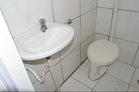 Banheiro de casa para alugar com 1 quarto, 50m² em Vila Osasco, Osasco