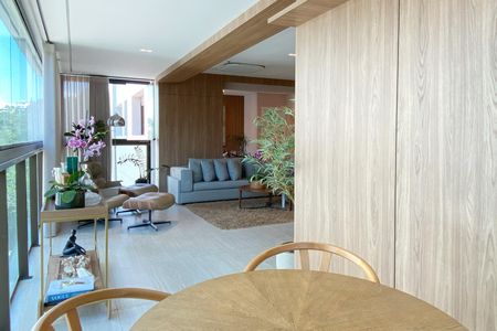 Apartamento à venda com 180m², 3 quartos e 4 vagasVaranda da Sala