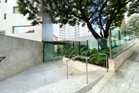 Apartamento à venda com 180m², 3 quartos e 4 vagasFachada