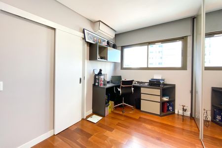Apartamento à venda com 180m², 3 quartos e 4 vagasSuite 2