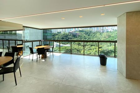 Apartamento à venda com 180m², 3 quartos e 4 vagasÁrea comum