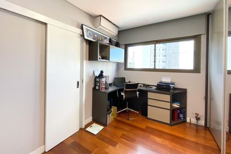 Apartamento à venda com 180m², 3 quartos e 4 vagasSuite 2