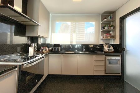 Apartamento à venda com 180m², 3 quartos e 4 vagasCozinha