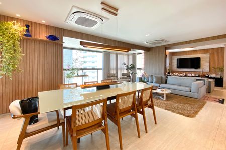 Apartamento à venda com 180m², 3 quartos e 4 vagasSala